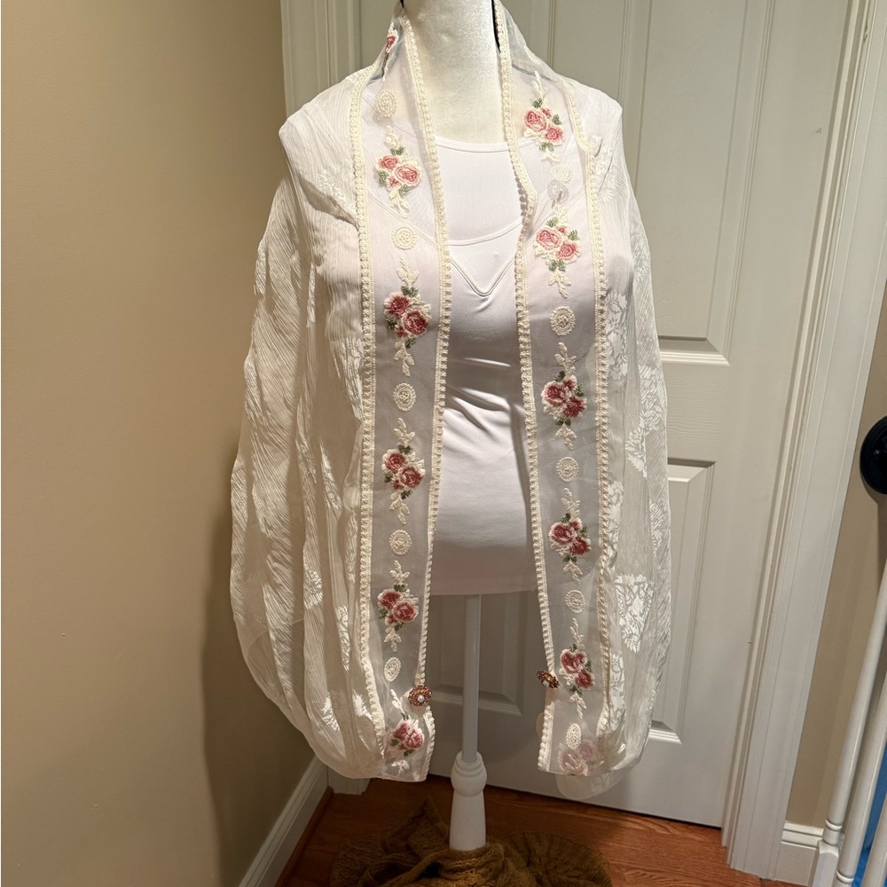 Floral Embroidered Off-White Scarf Shrug